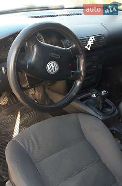 Volkswagen Passat  2004