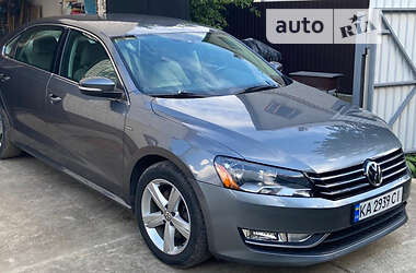 Volkswagen Passat LIMITED 2015