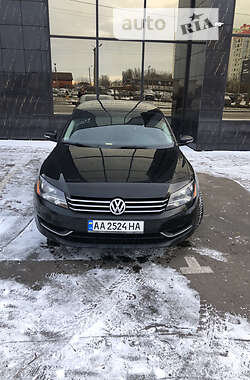 Volkswagen Passat SE 2012