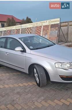 Volkswagen Passat  2005