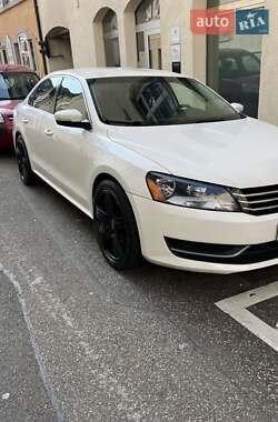 Volkswagen Passat SE 2012