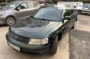 Volkswagen Passat  1998