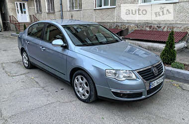 Volkswagen Passat  2005