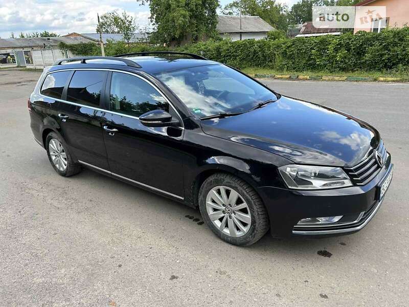 Универсал Volkswagen Passat 2011 в Бориславе