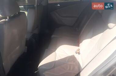 Volkswagen Passat  2010