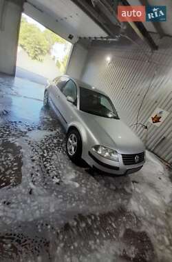 Volkswagen Passat  2002