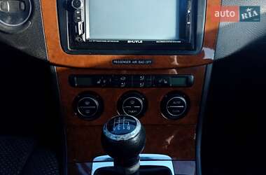 Volkswagen Passat  2006