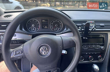 Volkswagen Passat  2013