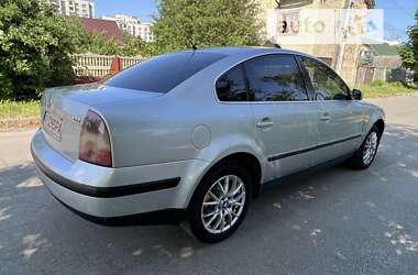 Volkswagen Passat  2001