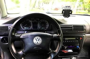 Volkswagen Passat  2004