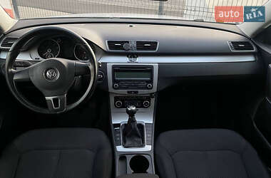Volkswagen Passat  2011