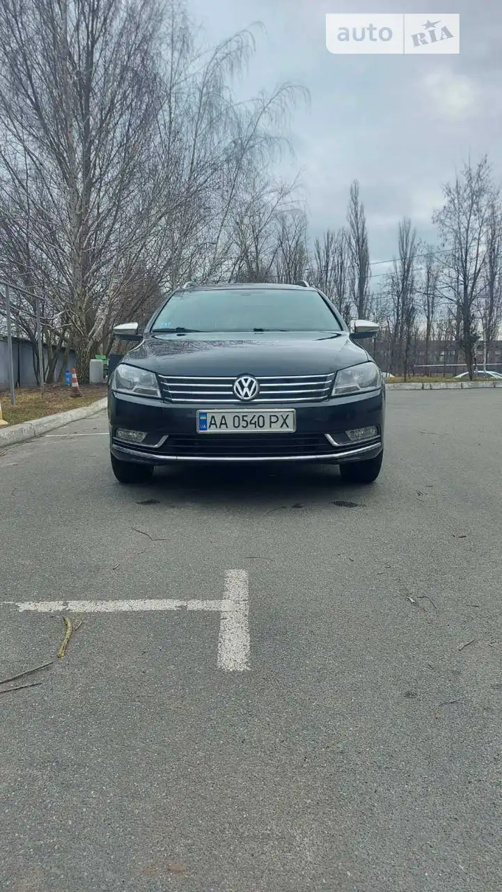 2011 Volkswagen Passat - фото 1