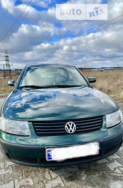 Volkswagen Passat  1998