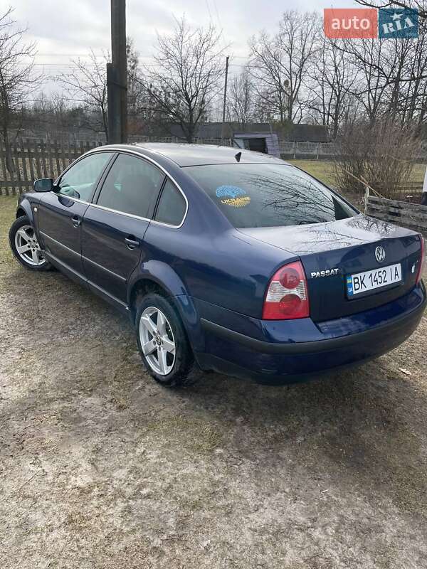 Volkswagen Passat 2003 року в Рівному