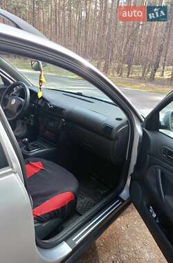 Volkswagen Passat  2004