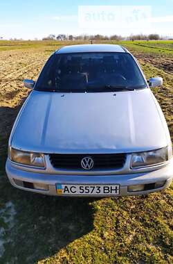 Volkswagen Passat  1995