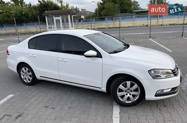Volkswagen Passat  2011