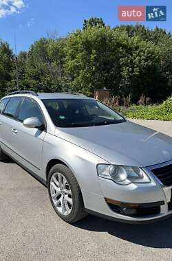 Volkswagen Passat  2010