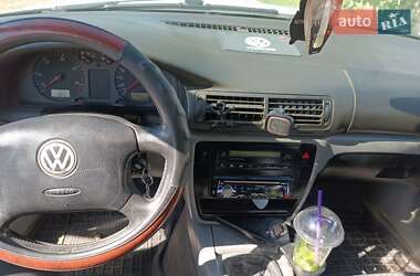 Volkswagen Passat  1998