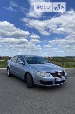 Volkswagen Passat  2005