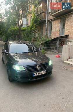 Volkswagen Passat  2005
