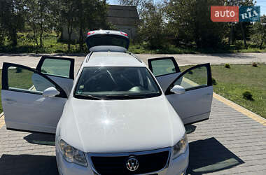 Volkswagen Passat  2010