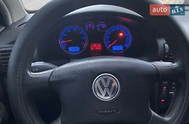 Volkswagen Passat  2003