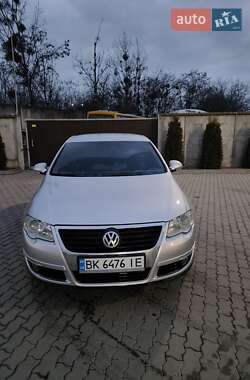 Volkswagen Passat  2005