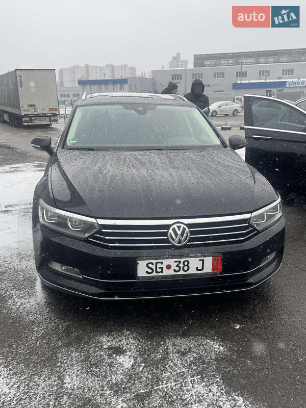 Volkswagen Passat 2019 року в Києві