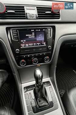 Volkswagen Passat  2013