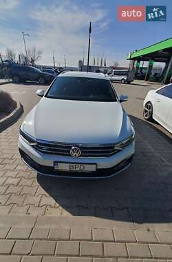 Volkswagen Passat  2020