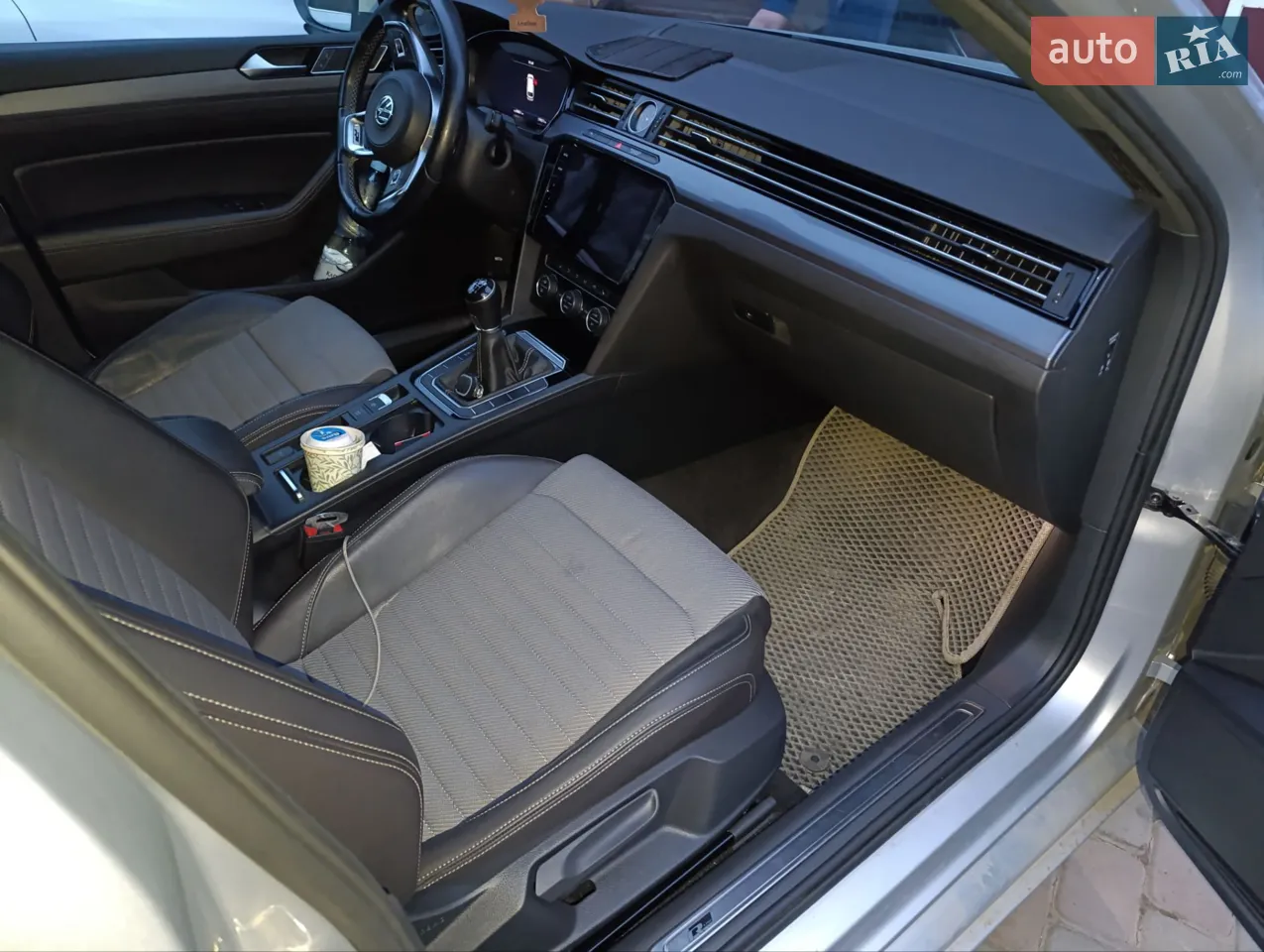 2019 Volkswagen Passat - мініатюра 2