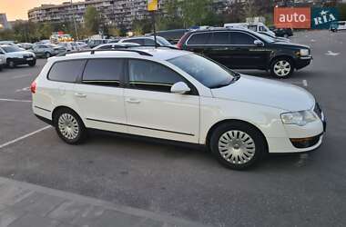 Volkswagen Passat  2010
