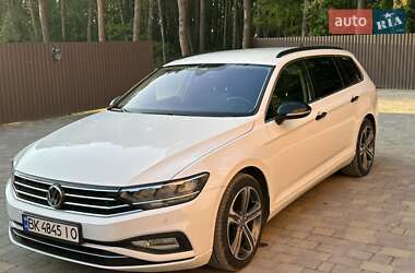 Volkswagen Passat  2020