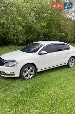 Volkswagen Passat  2011