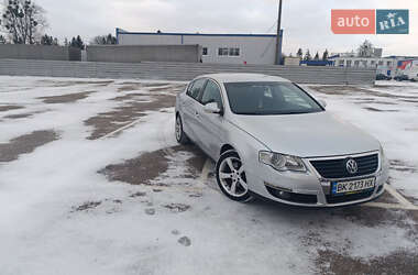 Volkswagen Passat  2005