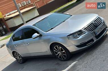 Volkswagen Passat  2005