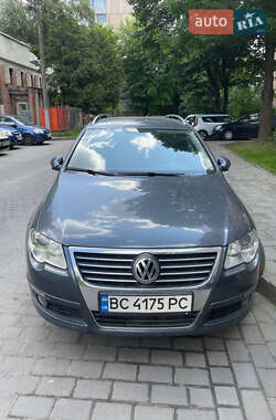 Volkswagen Passat  2010