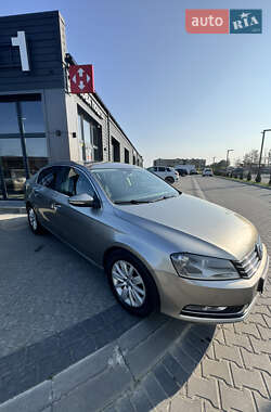 Volkswagen Passat 2011