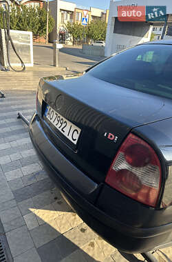 Volkswagen Passat  2001