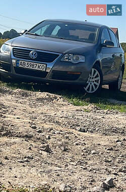 Volkswagen Passat  2005