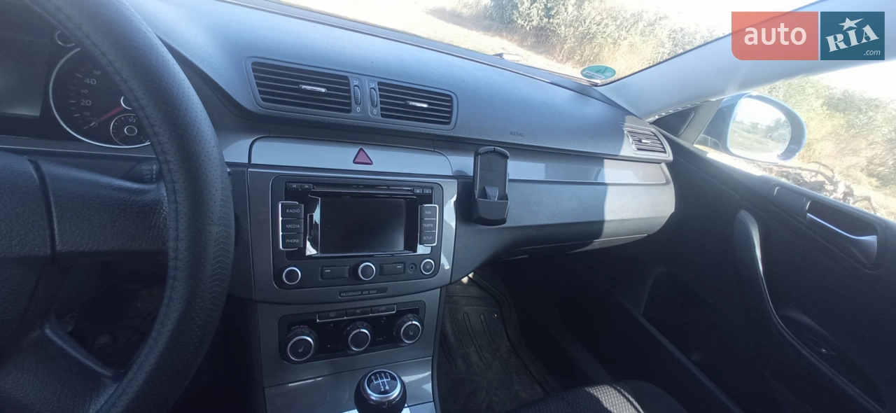 2010 Volkswagen Passat - мініатюра 4