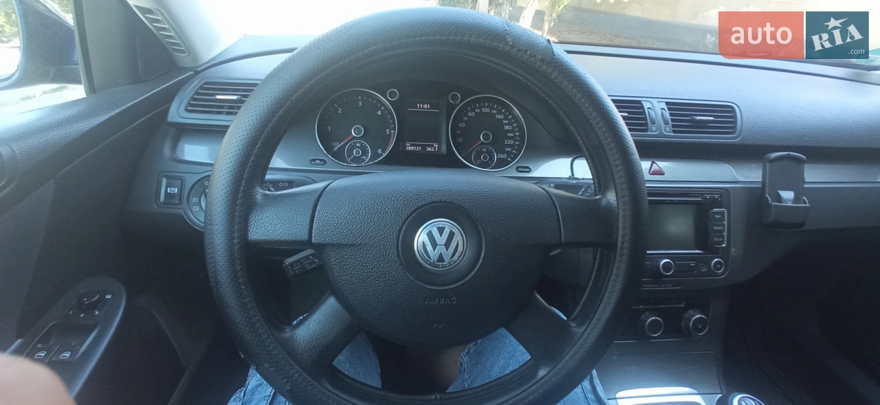 2010 Volkswagen Passat - фото 1