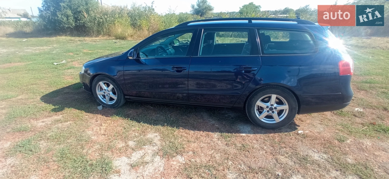 2010 Volkswagen Passat - мініатюра 3