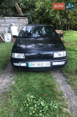 Volkswagen Passat 1992