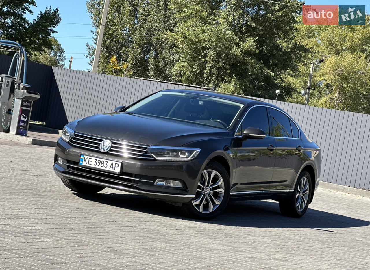 2017 Volkswagen Passat - фото 1