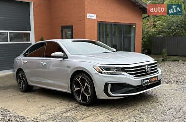 Volkswagen Passat  2020