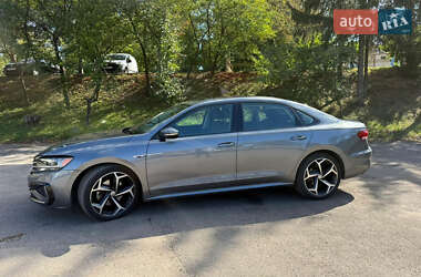 Volkswagen Passat  2020