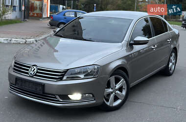 Volkswagen Passat  2011
