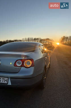 Volkswagen Passat  2005